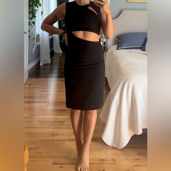 BCBGmaxazria Black waist slit midi dress 👗 - Picture 2 of 4